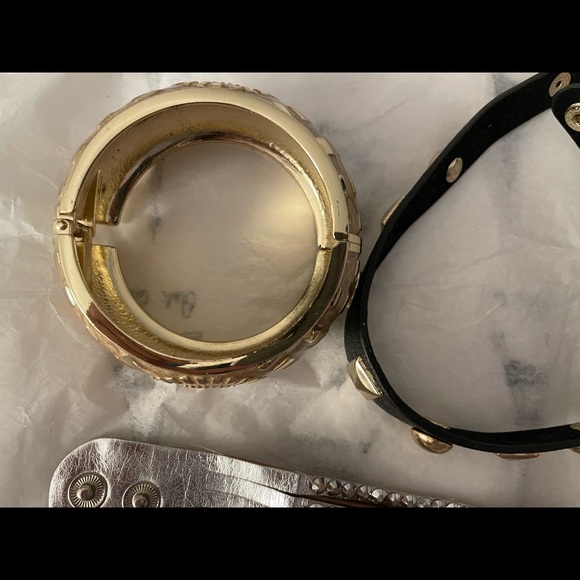 ๐ 2 BRACELETS & CHOKER ๐ - Picture 4 of 5